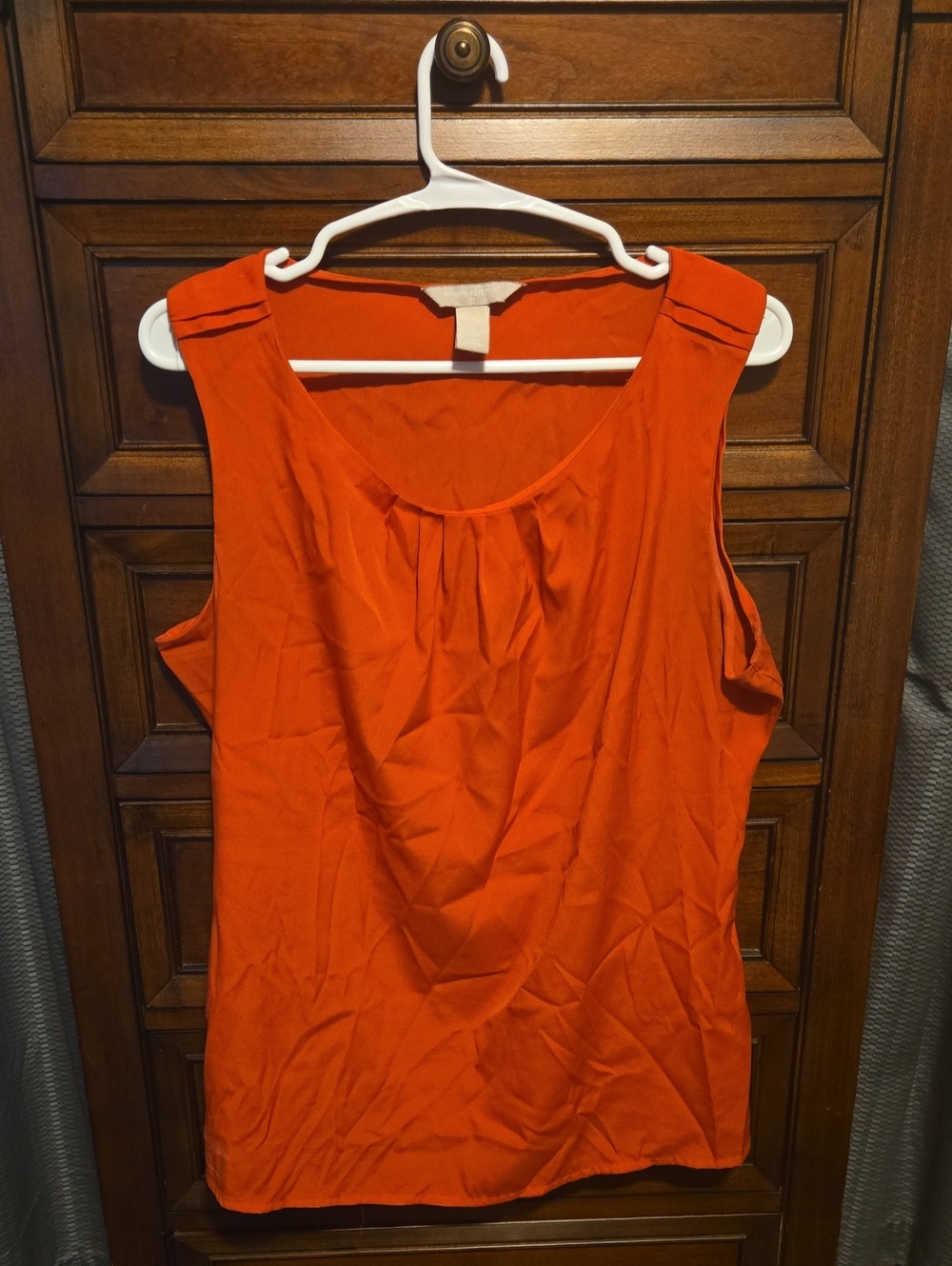 Banana Republic Sleeveless Scoop Neck Tank Top
